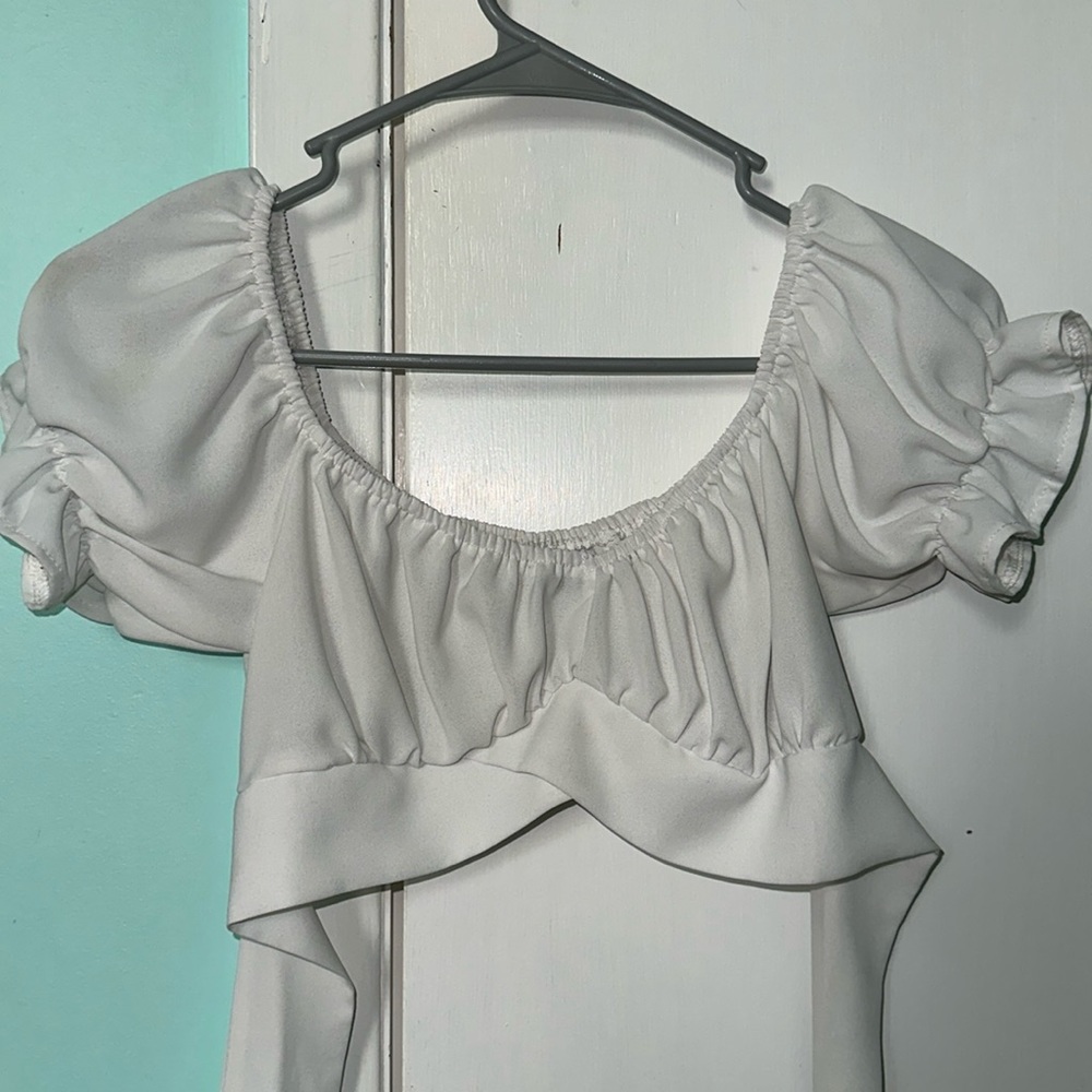 Shein XS white cropped tie-up top